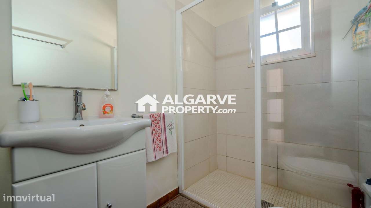 Moradia V3 + 2 numa zona calma perto de Loulé, Algarve-20