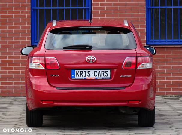 Toyota Avensis 1.8 Premium - 12