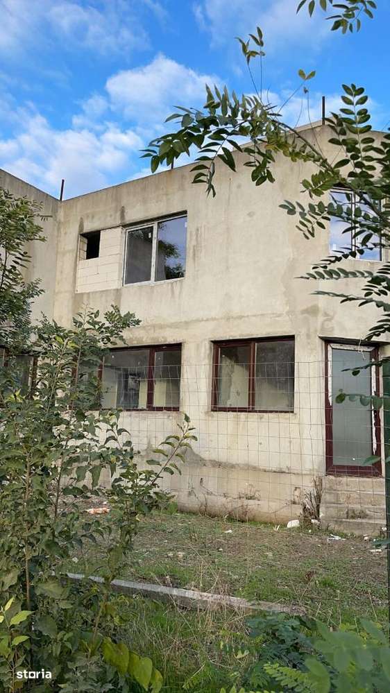 Vila Eforie Sud P+1+T 13 camere la 400m de mare - Imagine principală: 5/19