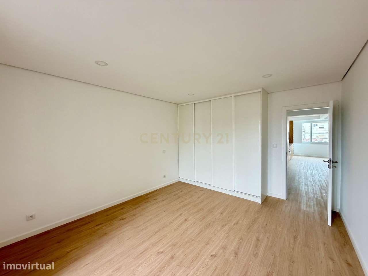 Apartamento T2 no Coração do Laranjeiro-14