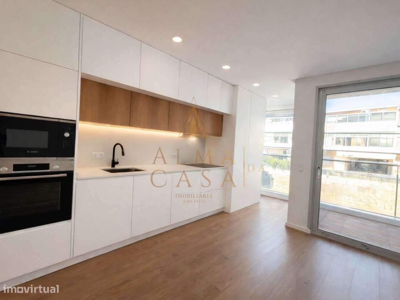 Apartamento T2 | Novo | Centro Rio Tinto | 2 L.Gargem | Varanda-4
