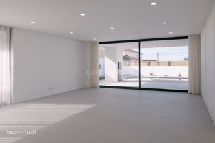 Excelente Moradia T3  c/ Piscina e Box para 2 viaturas