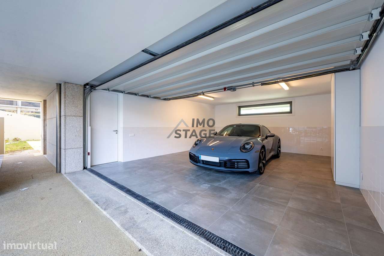 Moradia T3 de Luxo | 4 Pisos | Elevador | Jardim Privativo 195m² | Boa-5