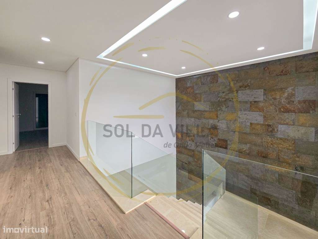 Moradia T4 Isolada com piscina - Valadares, Corroios - 750.000€-33
