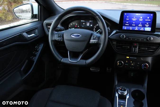 Ford Focus 1.0 EcoBoost Hybrid ST-LINE X - 27