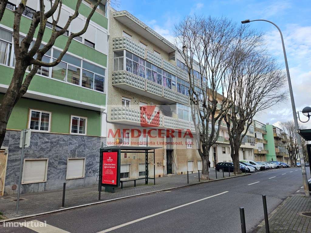 Amadora- Damaia-Cima T4 (104m2) Totalmente remodelado-18