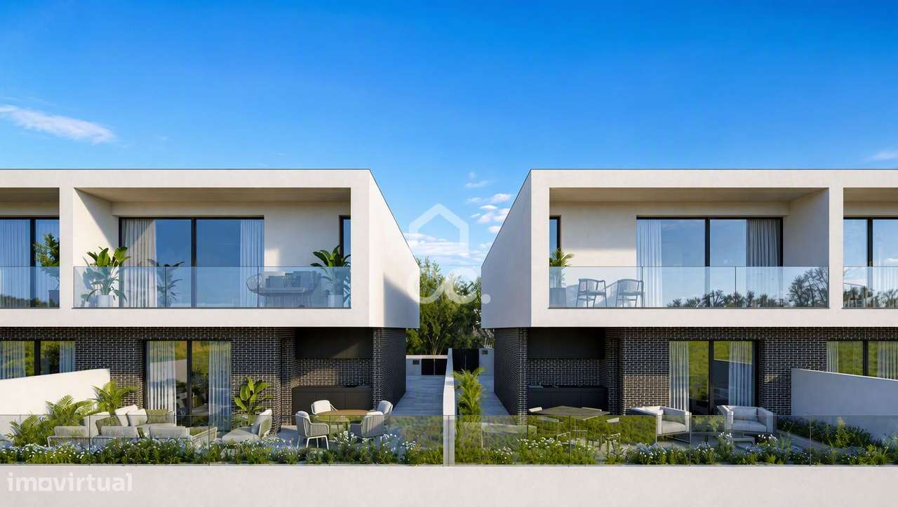 Moradia T3+1 nova, com jardim e terraço, em condomínio privativo com p-5