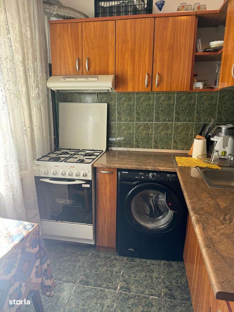 Apartament 3 camere de vanzare , Maracineni-0
