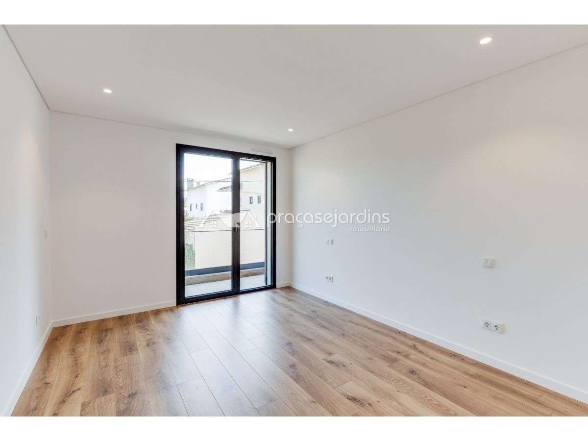 Apartamento T3 novo com espaço exterior privativo-7