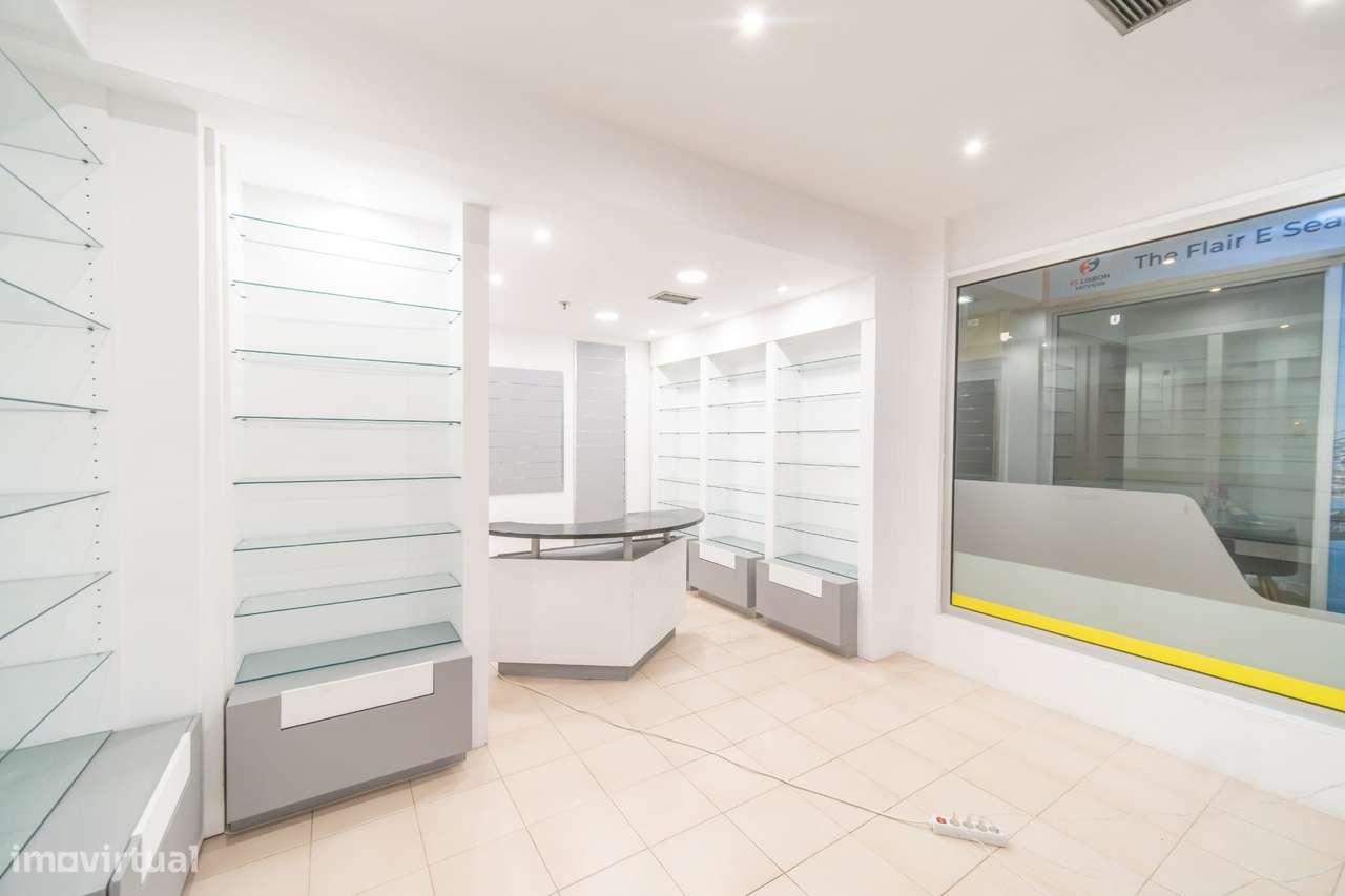 Loja no Shopping Olaias Plaza - Grande imagem: 2/10