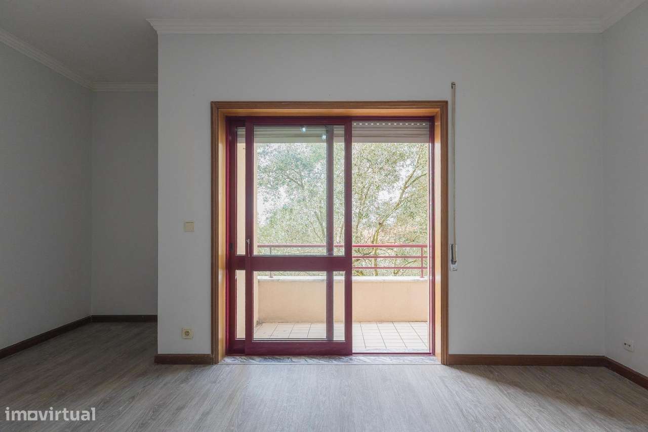 Apartamento T1 com Varanda em Canelas-6