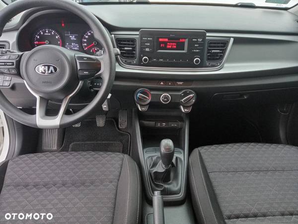 Kia Rio 1.4 M - 11