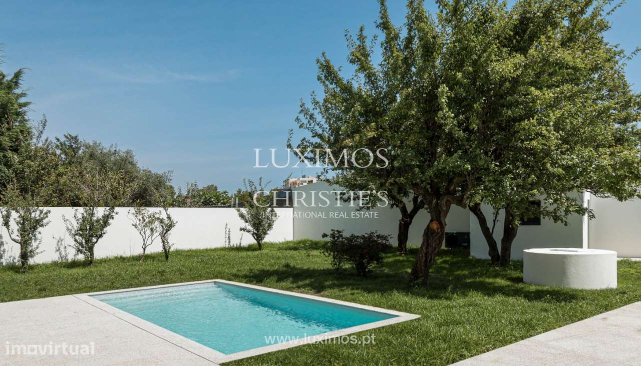 Moradia V4 com jardim e piscina à venda em Aldoar no Porto - Grande imagem: 5/25