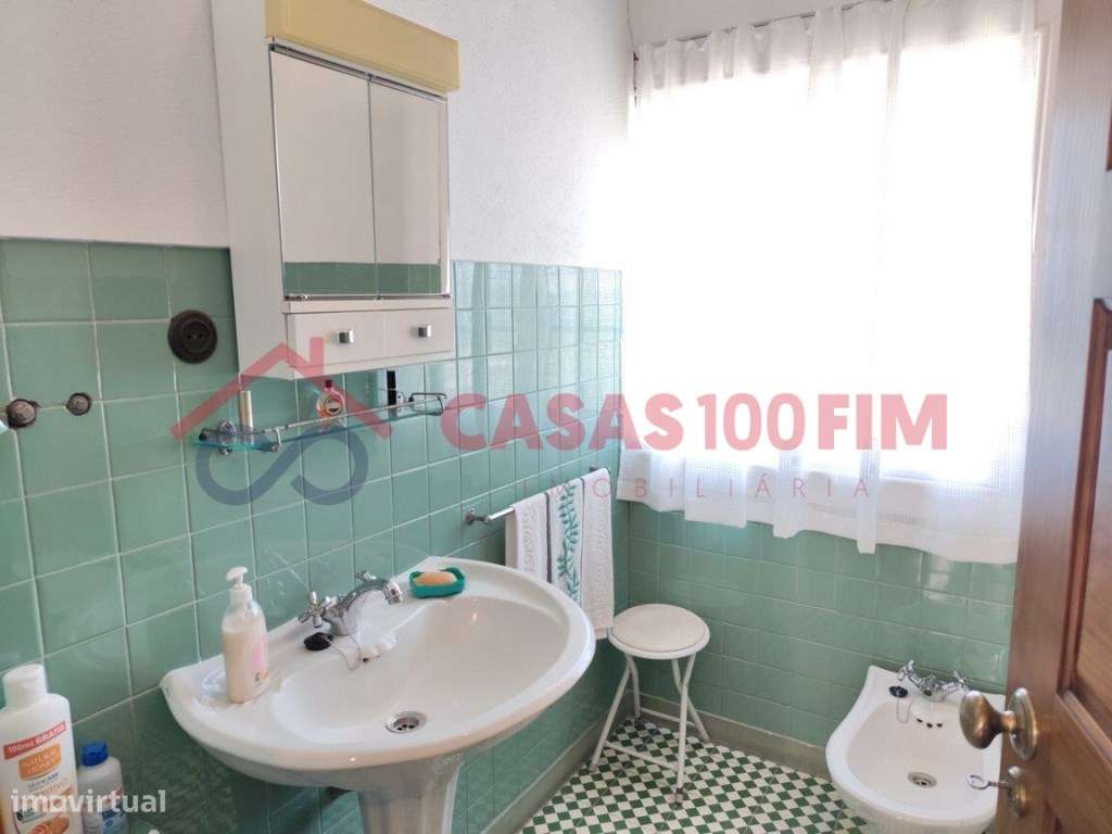 5 Moradias + Terreno em Loureiro - Peso da Régua-16