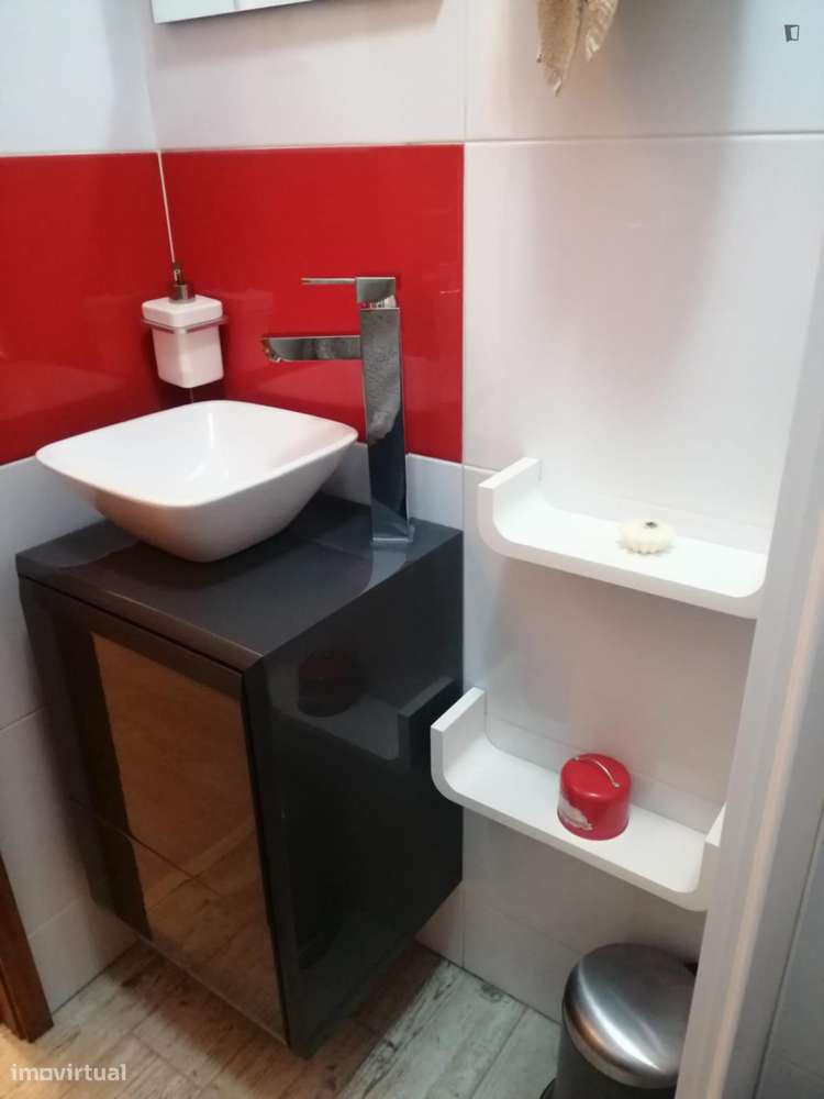 Quarto - localizado em Vila nova de gaia - Grande imagem: 2/8