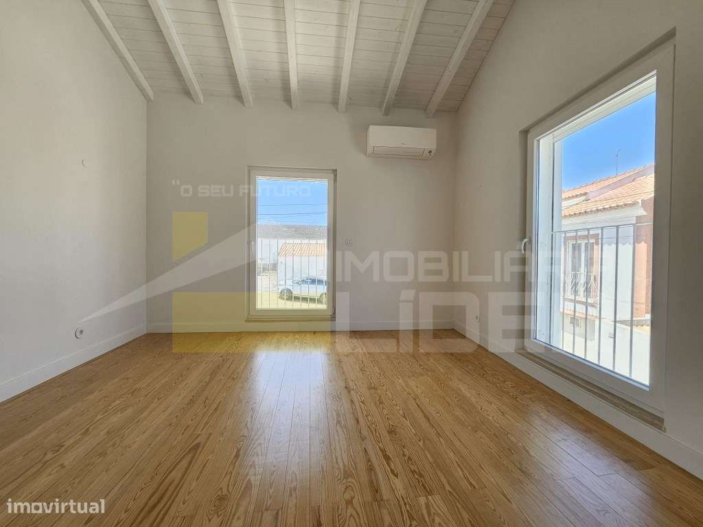 OFERECEMOS a escritura.
Moradia T3 no Zambujal - Longo da Vila - M...-39