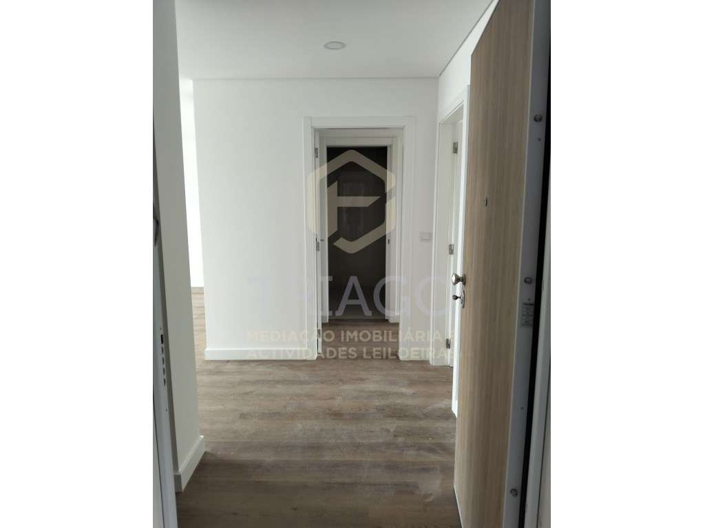Fantástico Apartamento T2 com Varanda-5