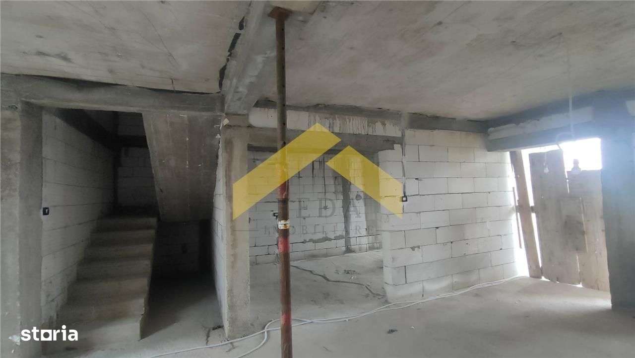 Casa la rosu de vanzare in localitatea Fantanele - Imagine principală: 4/9