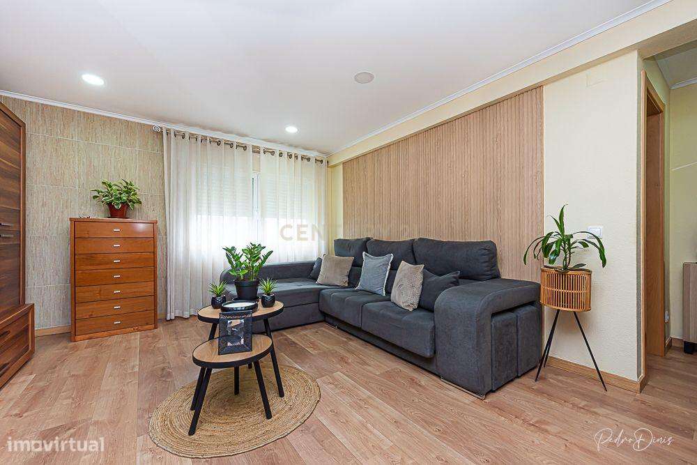 Apartamento de 3 Assoalhadas TOTALMENTE RENOVADO - Grande imagem: 5/30