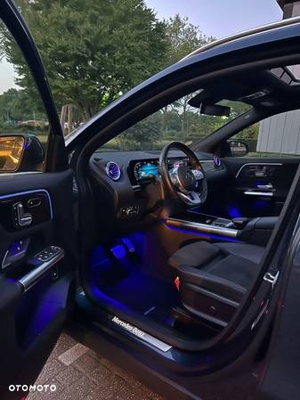 Mercedes-Benz GLA 180 d 8G-DCT AMG Line - 15