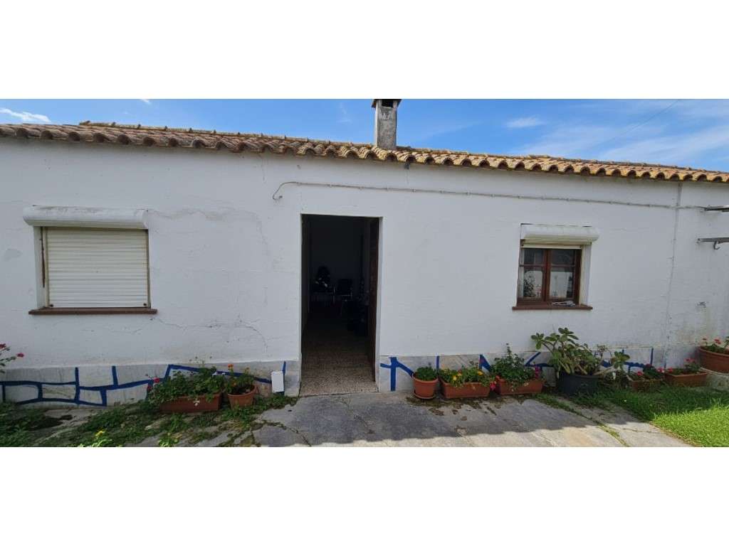 LOTE URBANO c/ 3 Moradias-5