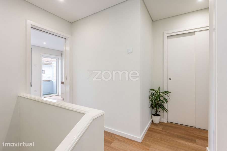 Moradia T2+1 Renovada e Mobilada | Rio Tinto - Grande imagem: 2/31