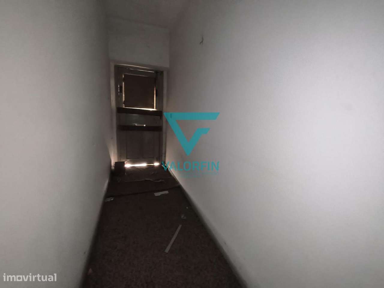 MORADIA T3+2 para Recuperar com Garagem e Terreno | Maceira – Leiria-5