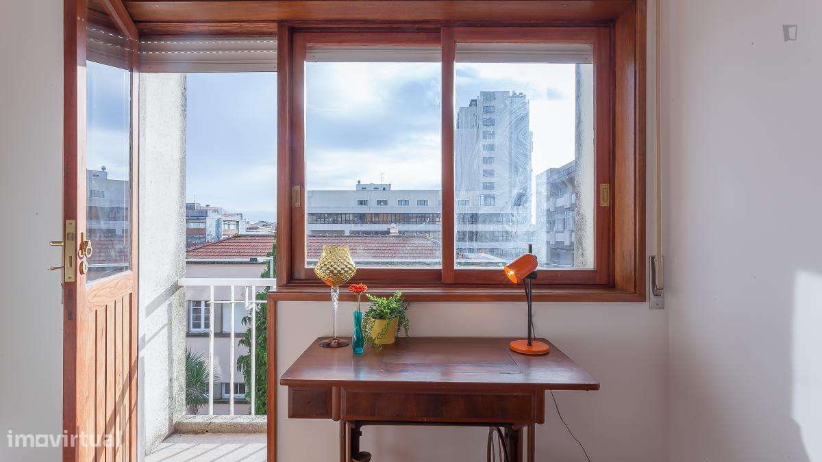 Quarto - localizado em Massarelos Porto - Grande imagem: 4/45