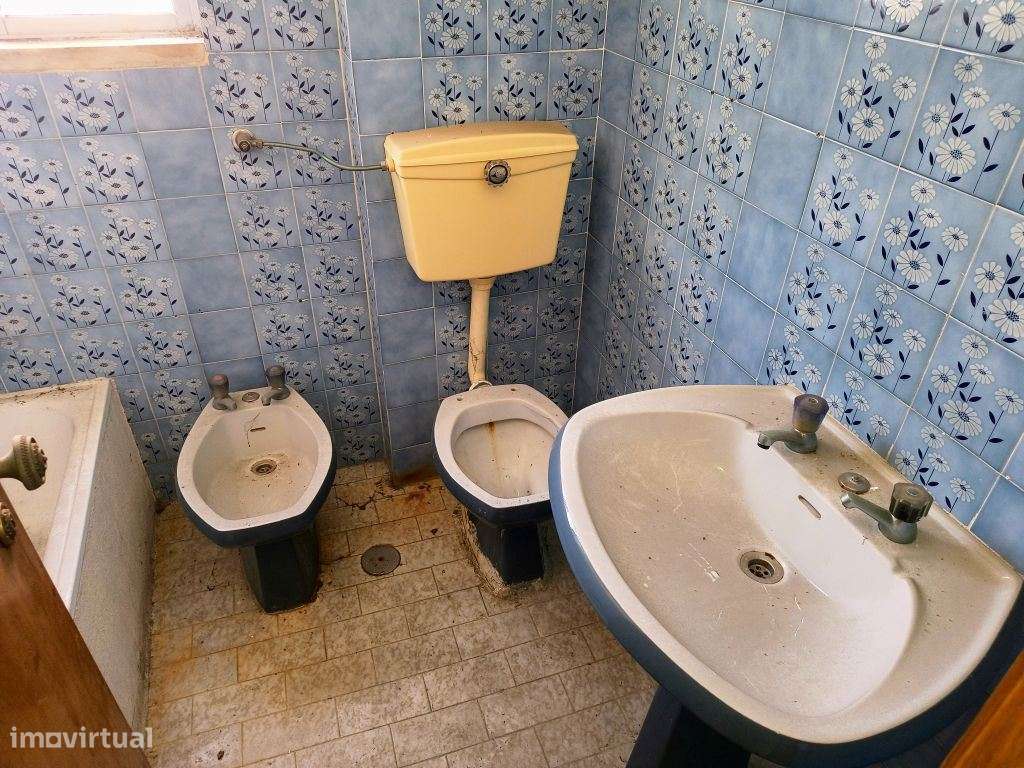 Apartamento T1 na Baixa da Banheira com grande potencial de valoriz...-13