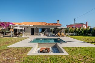 Vida de Luxo à Beira-Mar: Serenidade junto à Praia de Santa Cruz