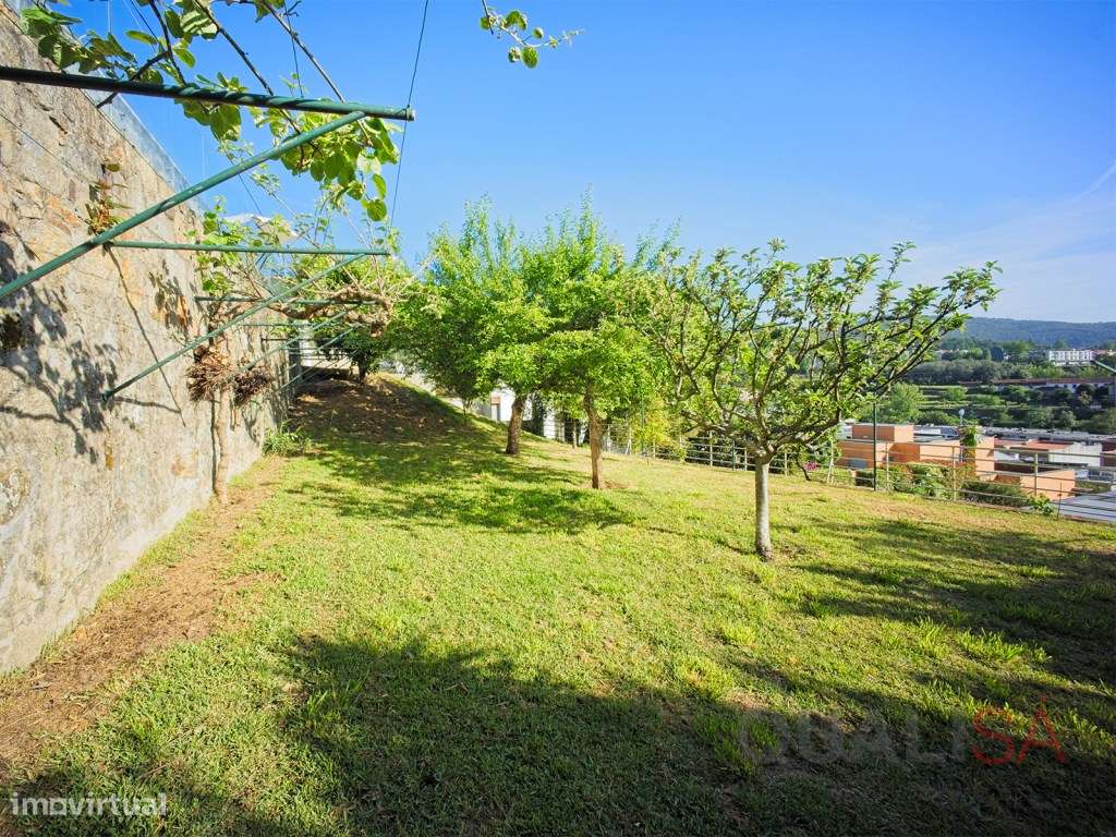 Moradia T5 com piscina, jardim e pomar e com vistas panorâmicas em ...-53