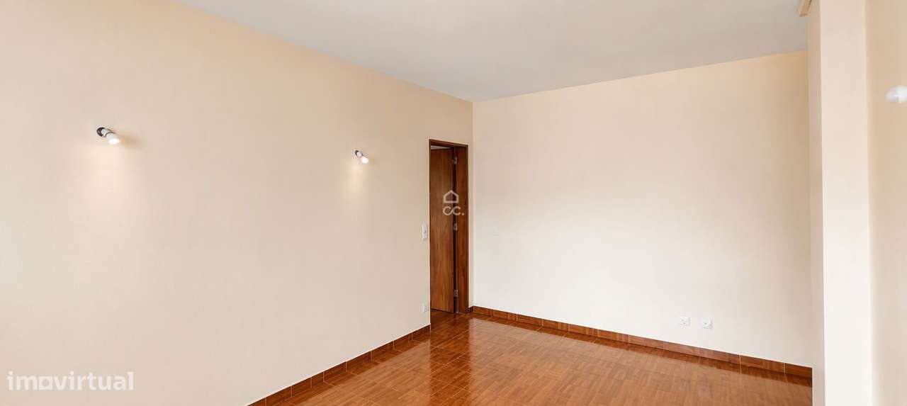 Apartamento T2 Renovado em Cascais-10