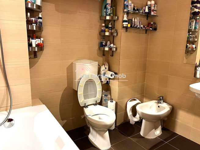Apartament cu 2 camere decomandate, zona BMW-5