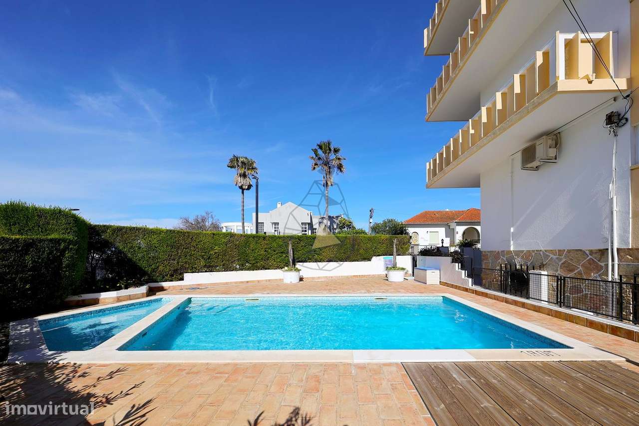 Apartamento T1  com Garagem e Piscina  no Coração da Praia da Rocha-47