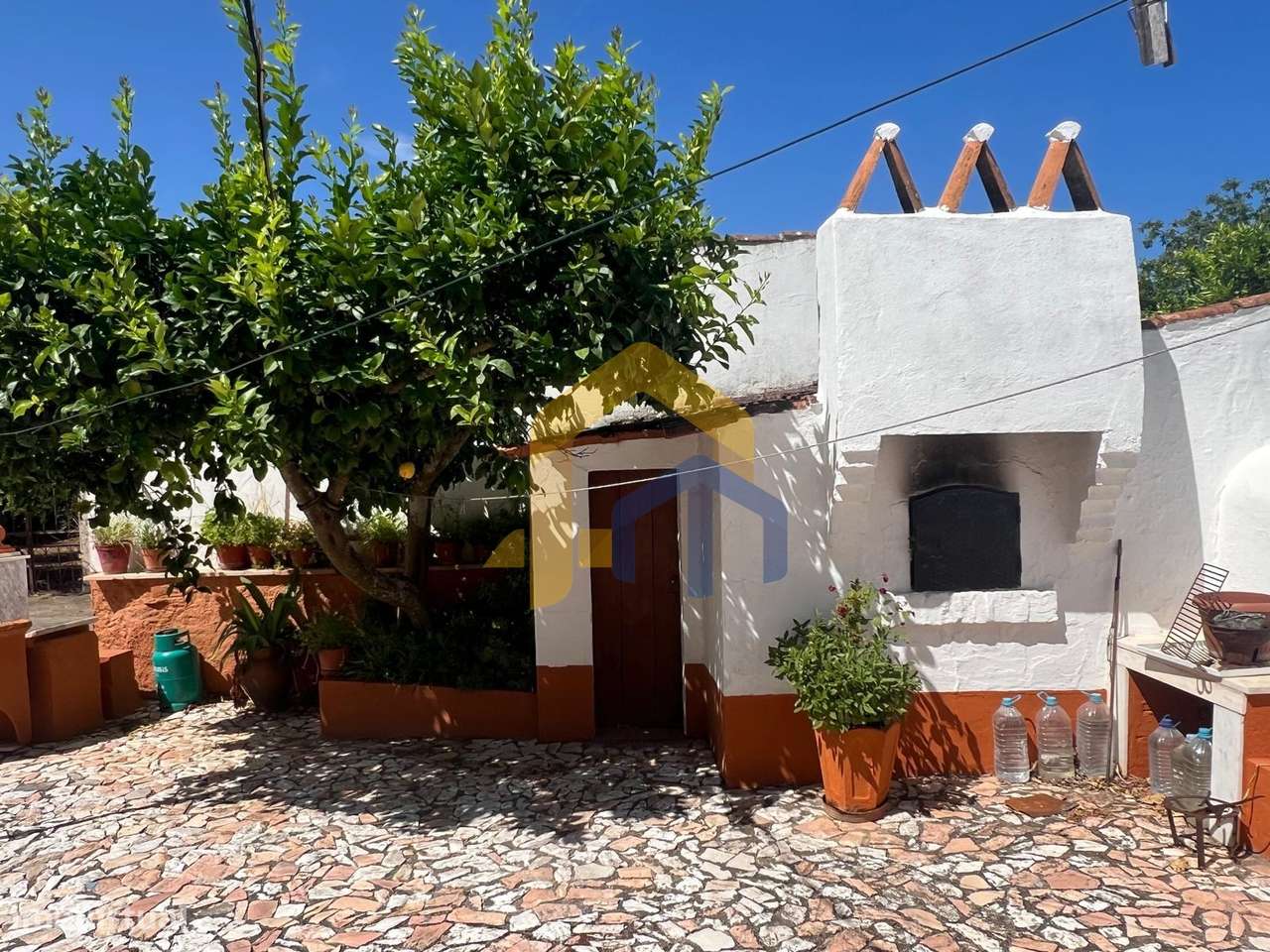 Moradia T4, no centro de Estremoz com quintal - Grande imagem: 4/33