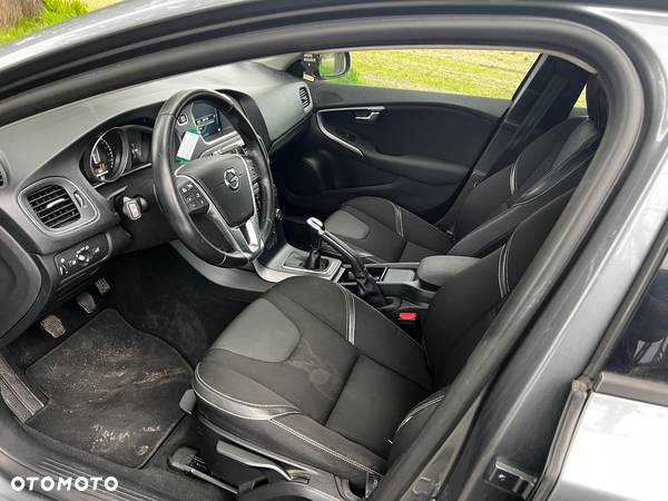 Volvo V40 CC D2 Drive-E Momentum - 14