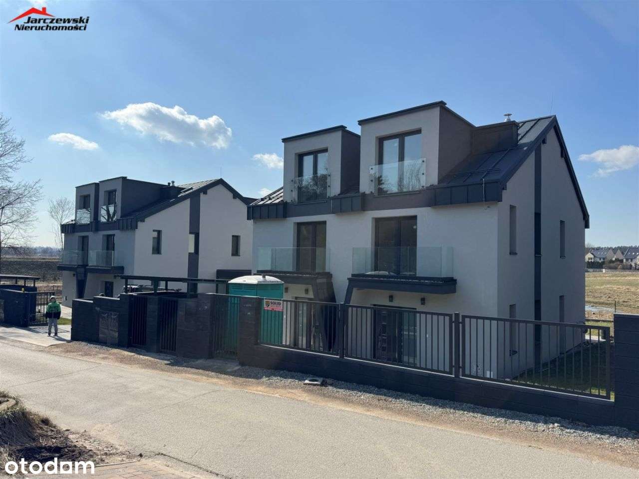 Dom bliźniak w kameralnej inwestycji na Bielanach-5