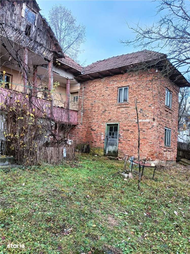 CASA TRADITIONALA - ANEXE - TEREN GENEROS - ZONA EXECELENTA - COMISION - Imagine principală: 2/8