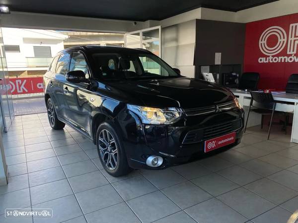 Mitsubishi Outlander 2.0 MIVEC Instyle Navi+ - 36