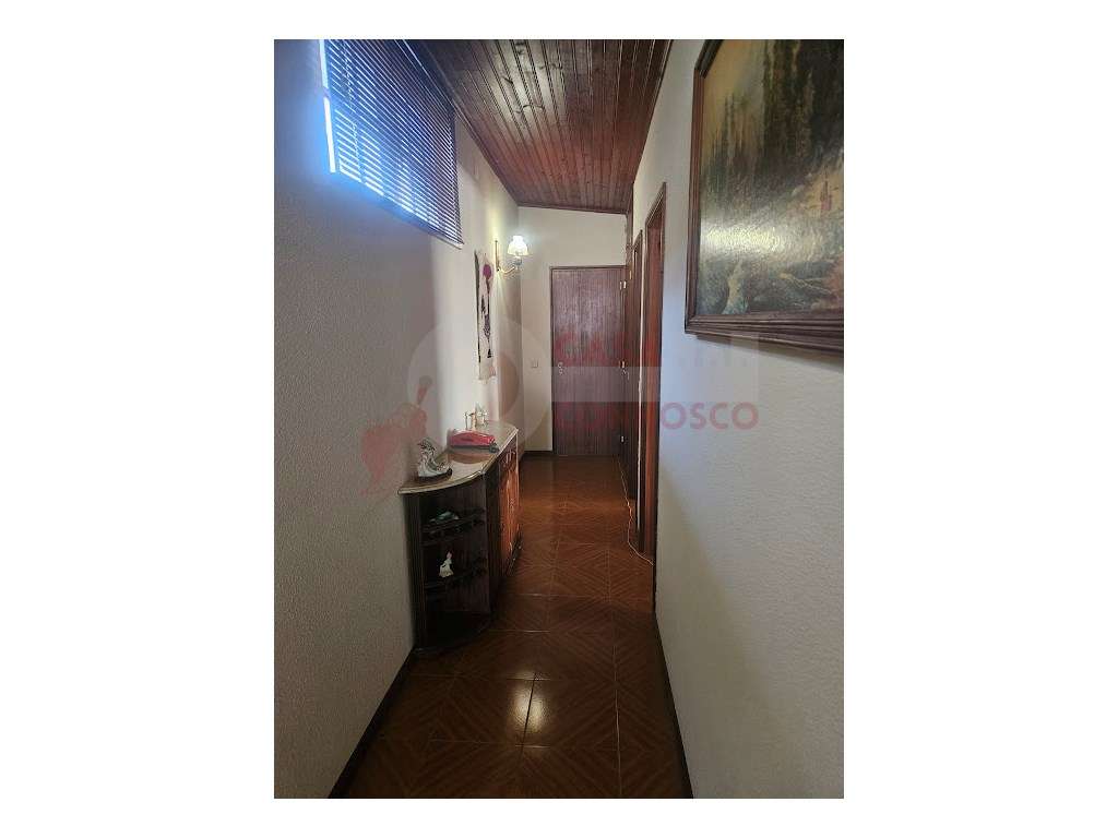 Moradia T3+T2 com garagem e jardim.-30