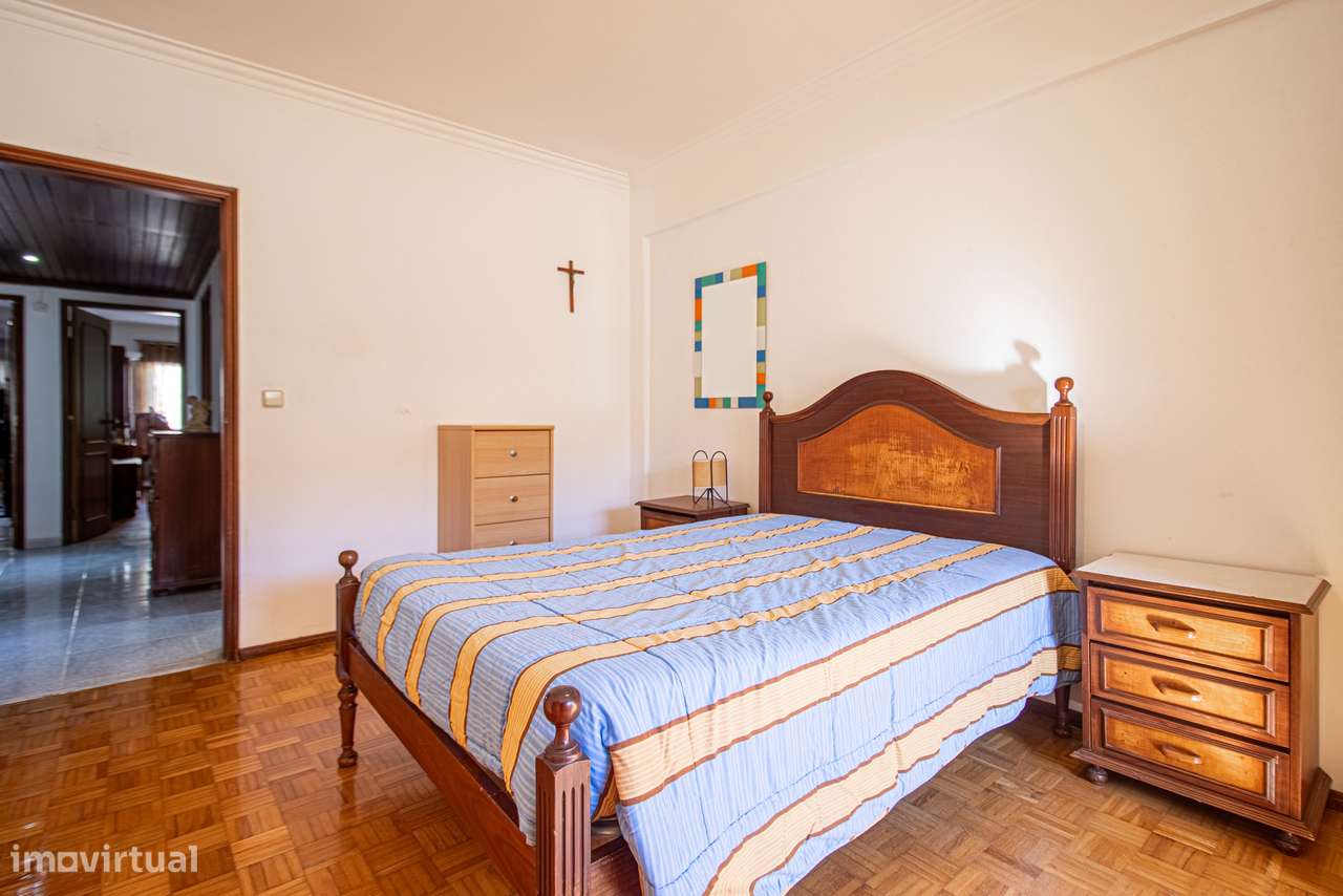 Apartamento T3 c/ 2 WCs e Sala c/ Lareira em Monte Abraão, Sintra-26