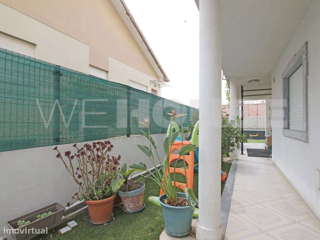 Oásis Urbano: Moradia T3 com Piscina e Potencial para T1 Independente-42