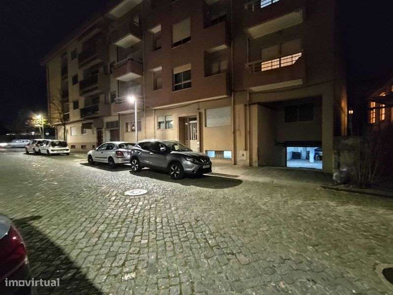 Vende se / arrenda-se  lugar garagem centro de Espinho - Grande imagem: 5/12