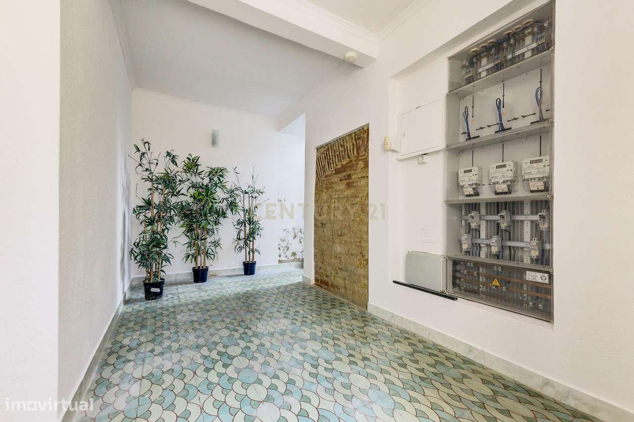 Prédio para reabilitação total em Cacilhas – excelente oportunidade de - Grande imagem: 5/22