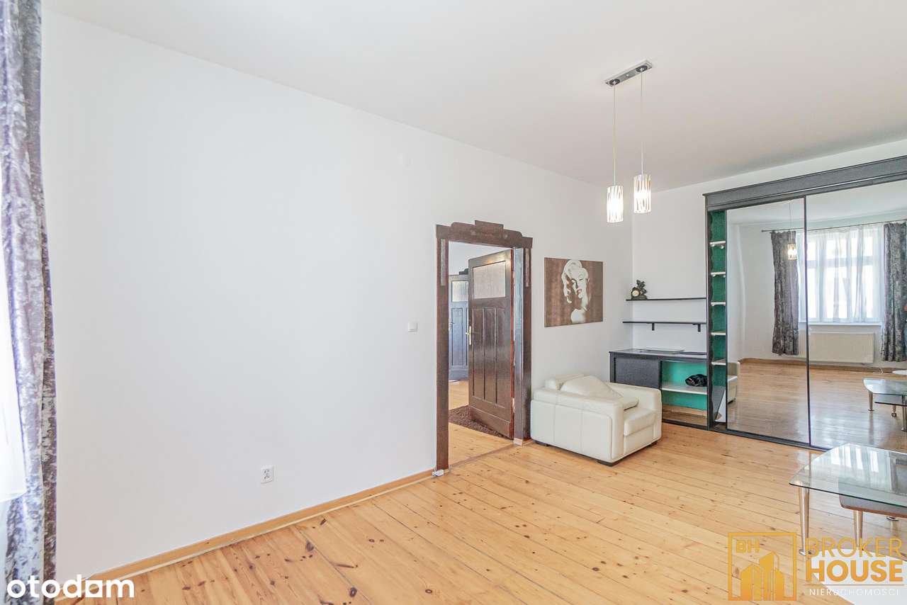 DUŻE MIESZKANIE W KAMIENICY Z BALKONAMI-4