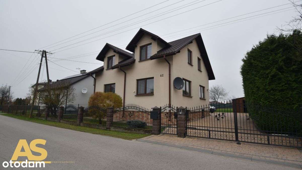 Dom po remoncie w spokojnej okolicy-0