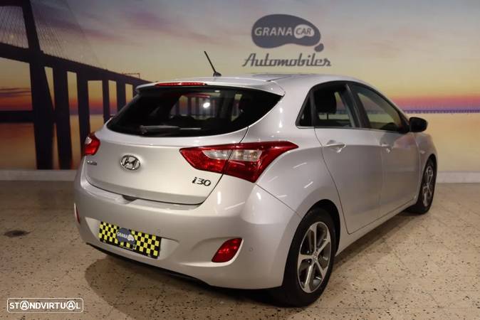 Hyundai i30 1.6 CRDi Blue Comfort - 4