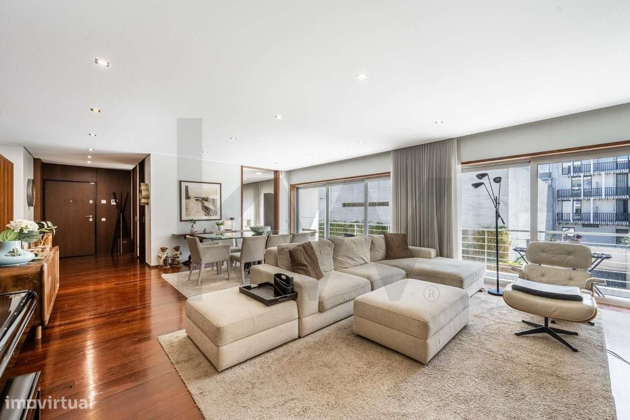 Apartamento T3 no Centro com 205m2 e Box Privativa - Grande imagem: 2/24