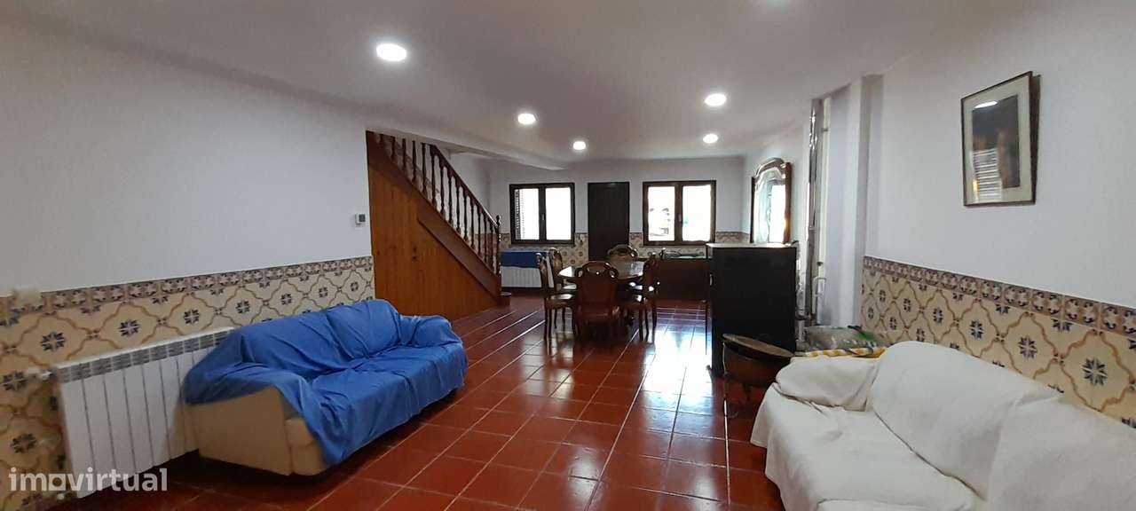 Moradia T4 ,Inserida numa zona rural, próxima de montanha e mar. - Grande imagem: 5/35