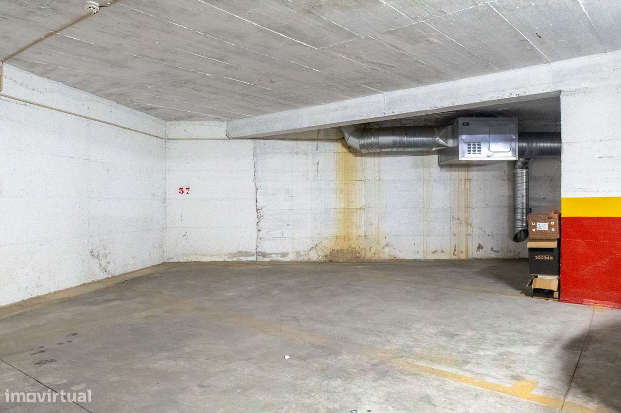Apartamento T2 Espaçoso em Armação de Pêra com Garagem!-31